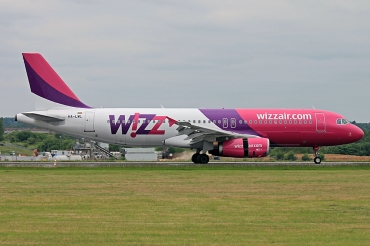 HA-LWL · Airbus A320-232 · (LTN / EGGW)