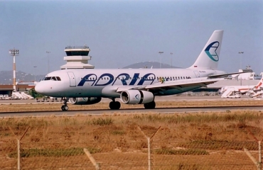 S5-AAA · Airbus A320-231 · (FAO / LPFR)