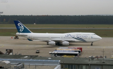 ZK-NBS · Boeing 747-419 · (NUE / EDDN)