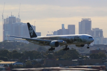 ZK-OKP · Boeing 777-319/ER · (SYD / YSSY)