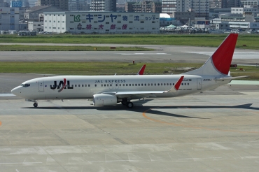 JA330J · Boeing 737-846(WL) · (FUK / RJFF)