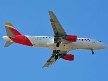 EC-MCB · Airbus A320-214 · (CPH / EKCH)