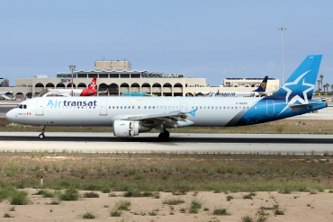 C-GEZO · Airbus A321-211 · MLA / LMML