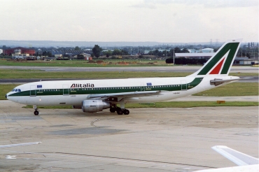 I-BUSH · Airbus A300B4-203 · (LHR / EGLL)