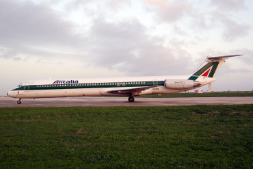 I-DAWQ · McDonnell Douglas MD-82 · (MLA / LMML)