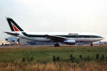 I-BUSH · Airbus A300B4-203 · (LHR / EGLL)