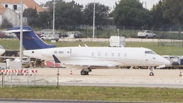 OE-HDU · Bombardier BD-100-1A10 Challenger 300 · (FAO / LPFR)