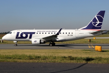 SP-LDH · Embraer 170-100LR · (WAW / EPWA)