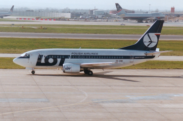 SE-DNK · Boeing 737-59D · (LHR / EGLL)