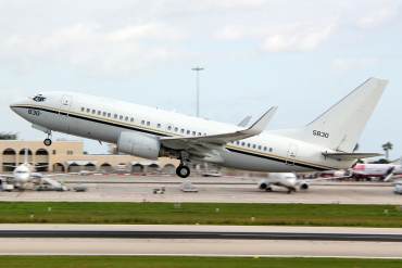165830 · Boeing C-40A Clipper · (MLA / LMML)