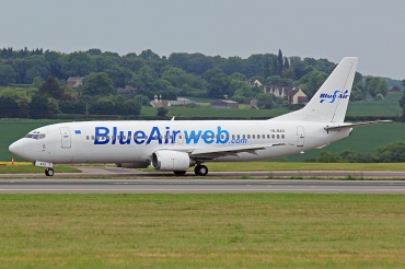 YR-BAO · Boeing 737-42C · (LTN / EGGW)