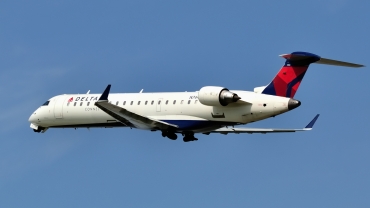 N744EV · Bombardier CRJ-701 · (YUL / CYUL)