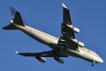 HZ-AIY · Boeing 747-468 · (MNL / RPLL)