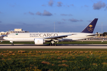 HZ-AK71 · Boeing 777-FFG · (MLA / LMML)