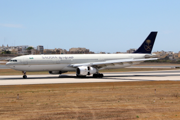 HZ-AQ28 · Airbus A330-343 · (MLA / LMML)