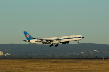 B-6502 · Airbus A330-343 · (SYD / YSSY)