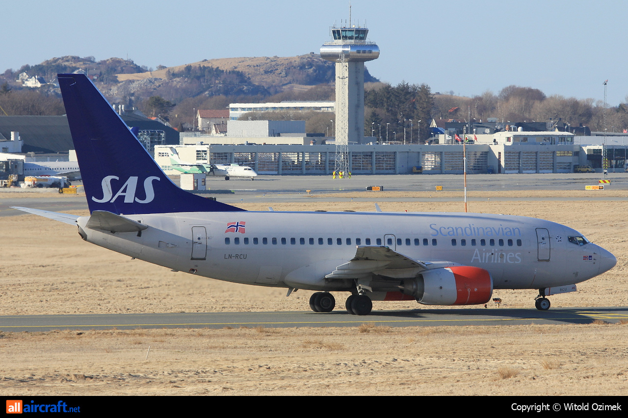 LN-RCU · Boeing 737-683 · (SVG / ENZV)
