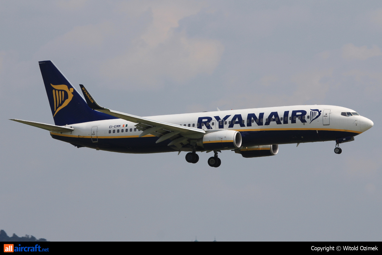 EI-EMM · Boeing 737-8AS(WL) · (KRK / EPKK)