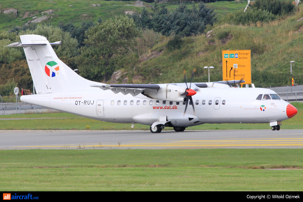 OY-RUJ · ATR-42-500 · (SVG / ENZV)