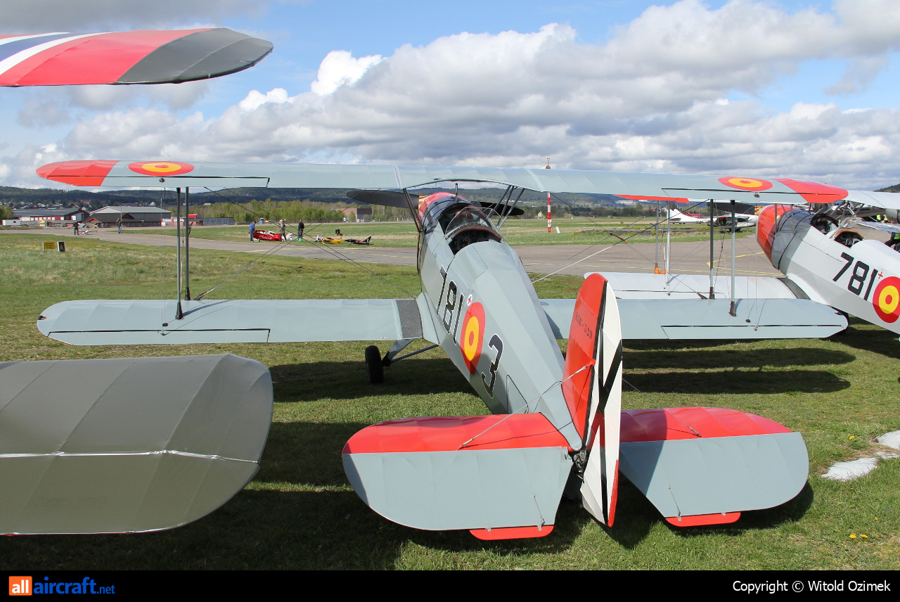 LN-INA · CASA 1-131E Jungmann · (ENKJ)