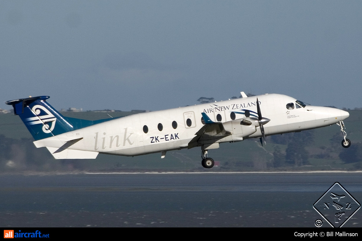 ZK-EAK · Beechcraft 1900D · (AKL / NZAA)
