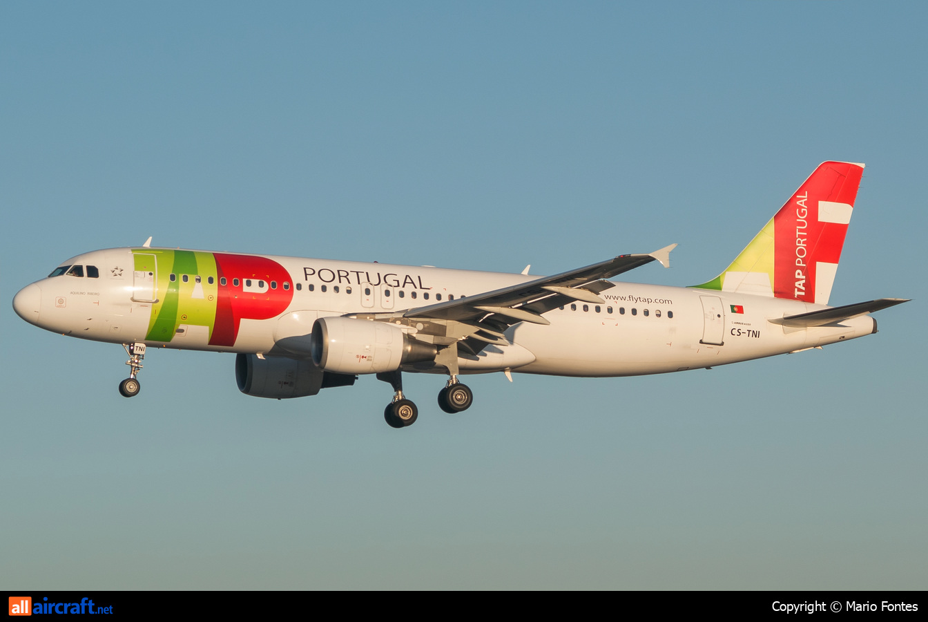 CS-TNI · Airbus A320-214 · (LIS / LPPT)