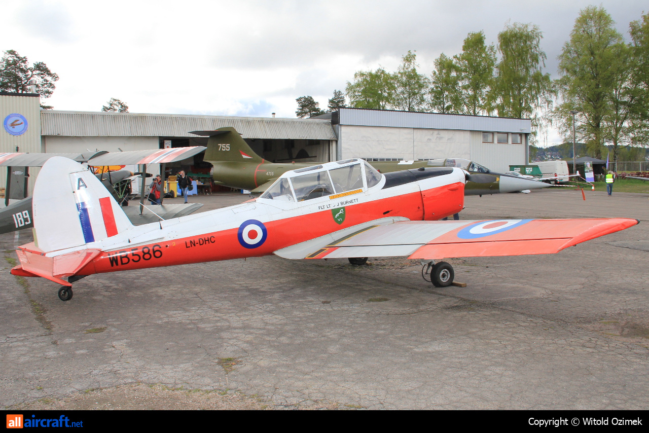 LN-DHC · De Havilland DHC-1 Chipmunk T.10 · (ENKJ)