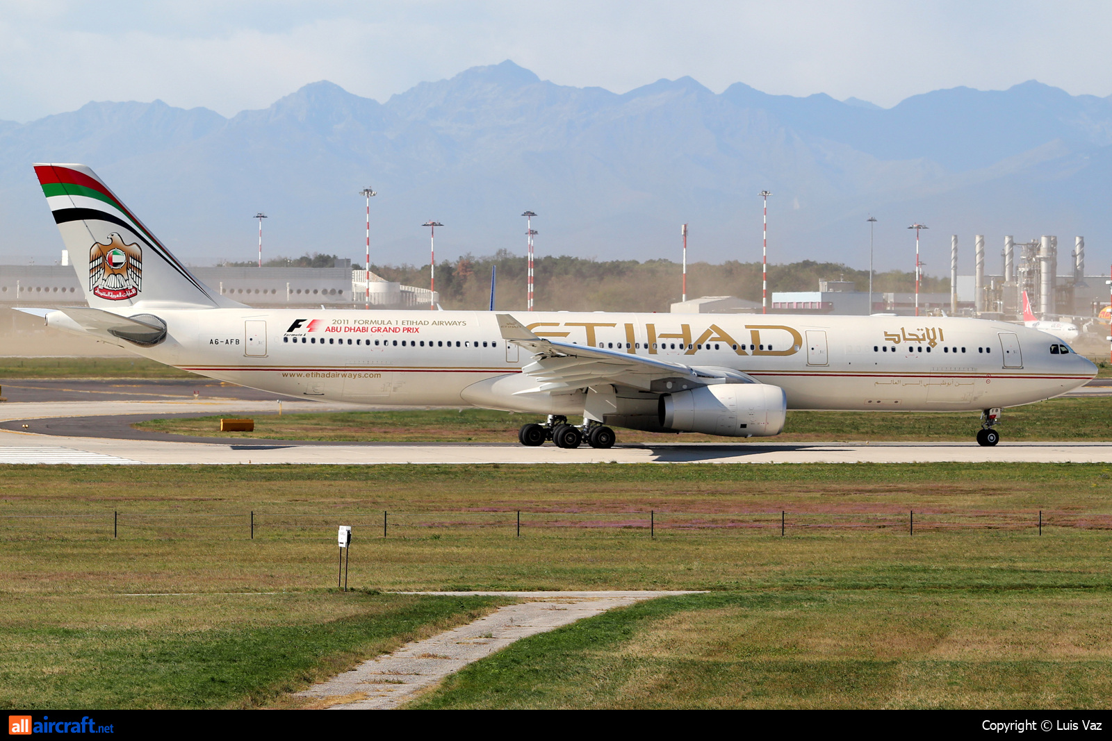 A6-AFB · Airbus A330-343 · (MXP / LIMC)