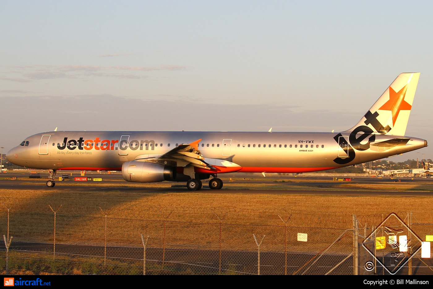 VH-VWX · Airbus A321-231 · (SYD / YSSY)
