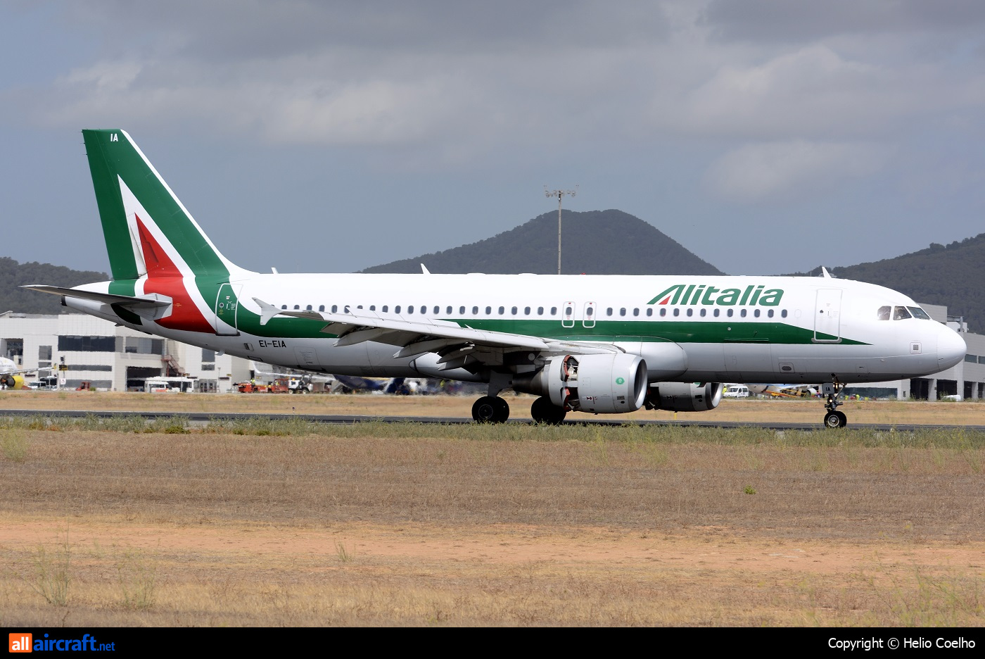 EI-EIA · Airbus A320-216 · (IBZ / LEIB)