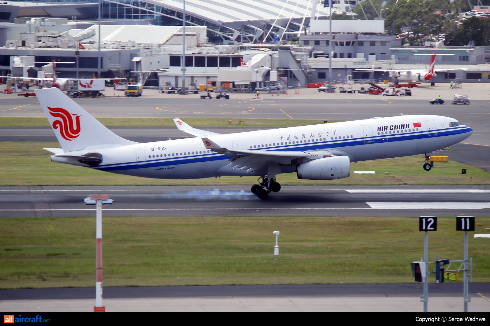 B-6115 · Airbus A330-243 · (SYD / YSSY)