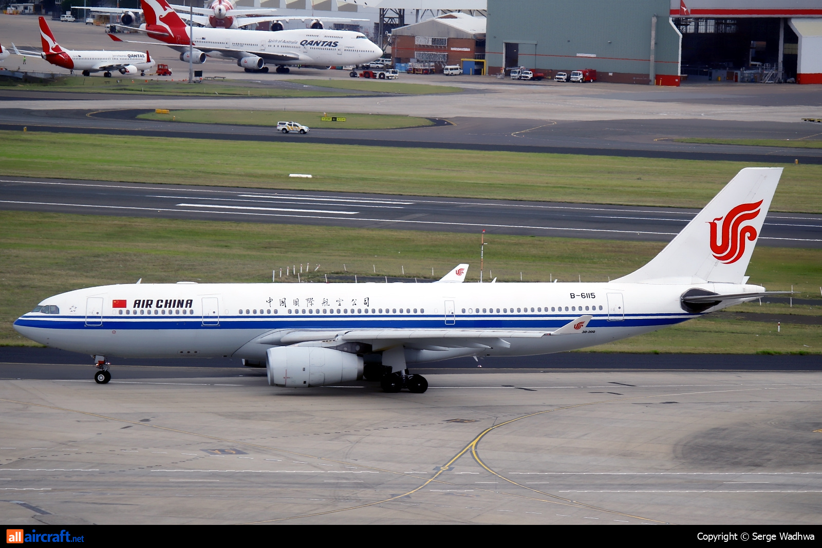 B-6115 · Airbus A330-243 · (SYD / YSSY)