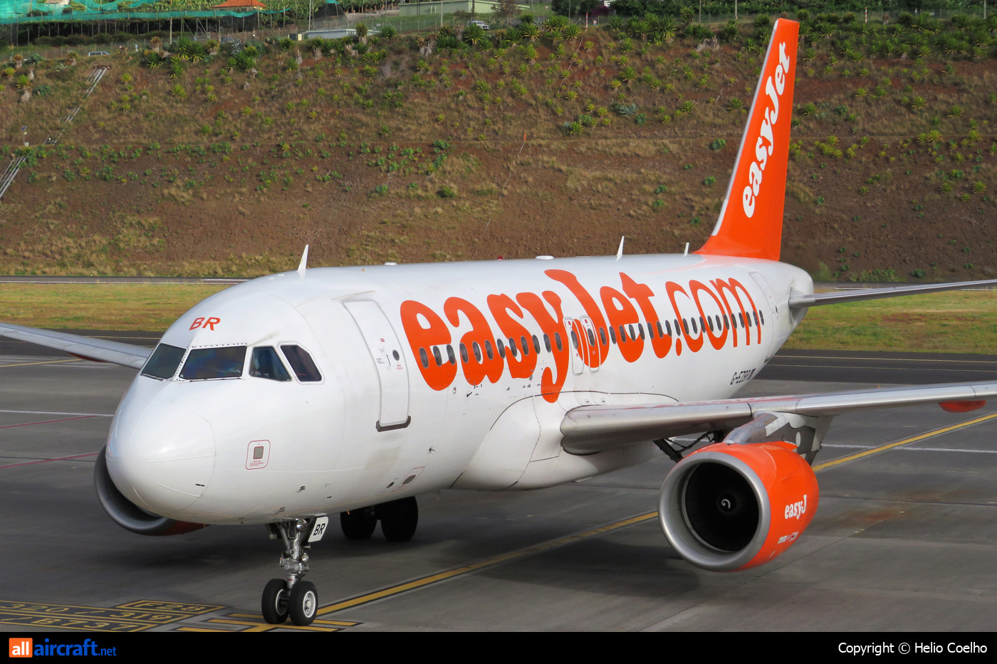 G-EZBR · Airbus A319-111 · (FNC / LPMA)