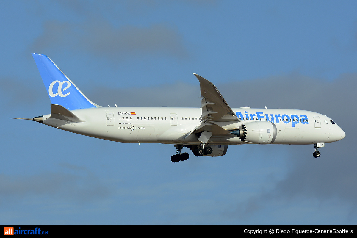 EC-MOM · Boeing 787-8 Dreamliner · (LPA / GCLP)