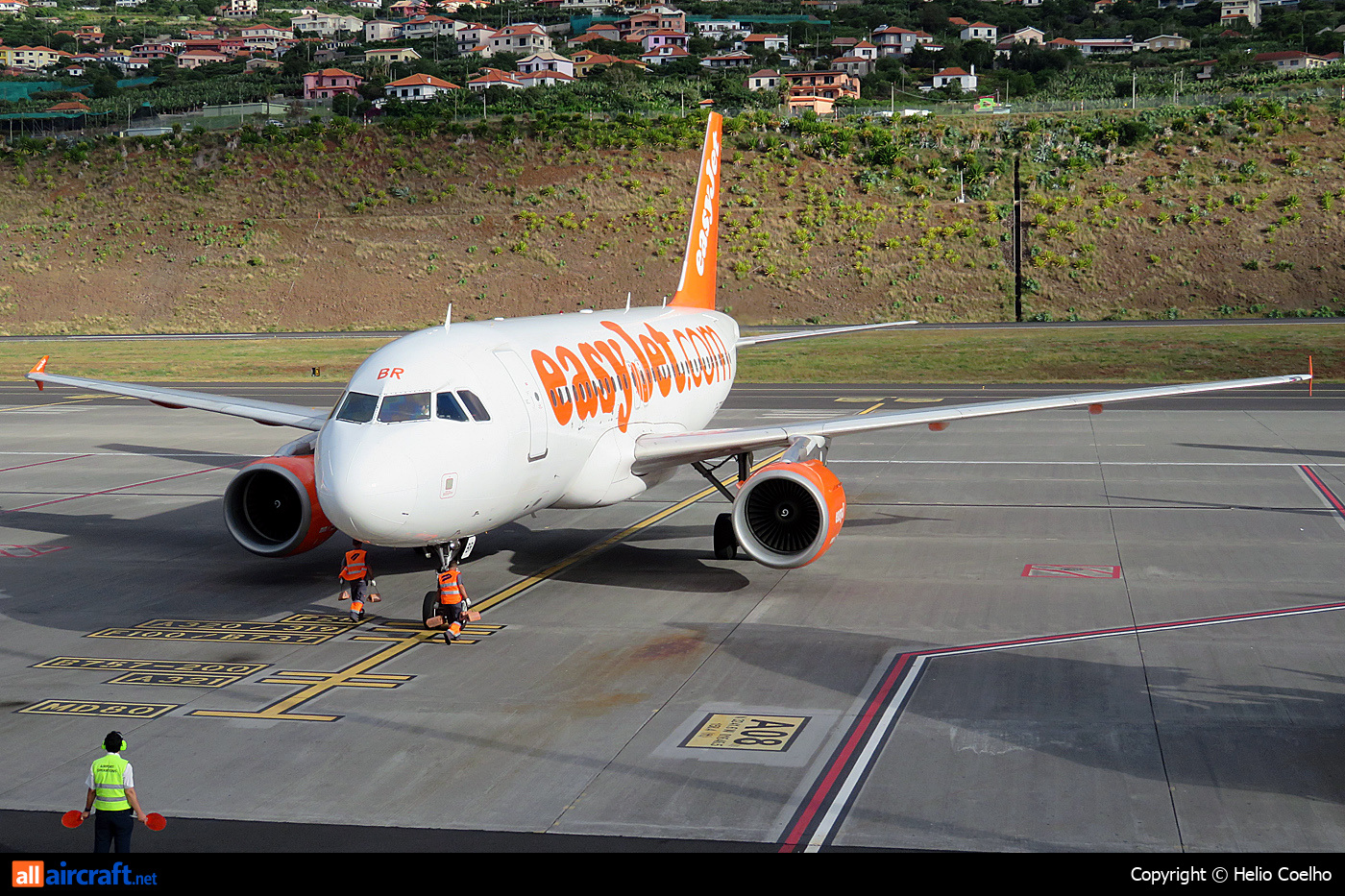 G-EZBR · Airbus A319-111 · (FNC / LPMA)