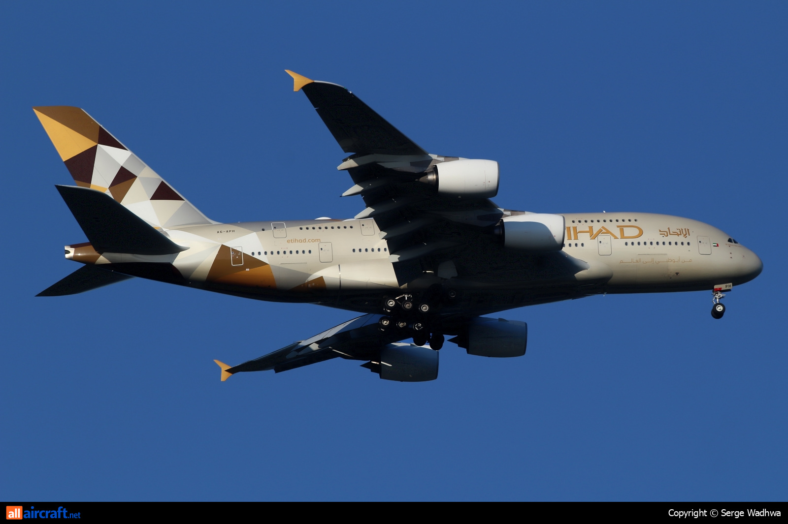 A6-APH · Airbus A380-861 · (SYD / YSSY)