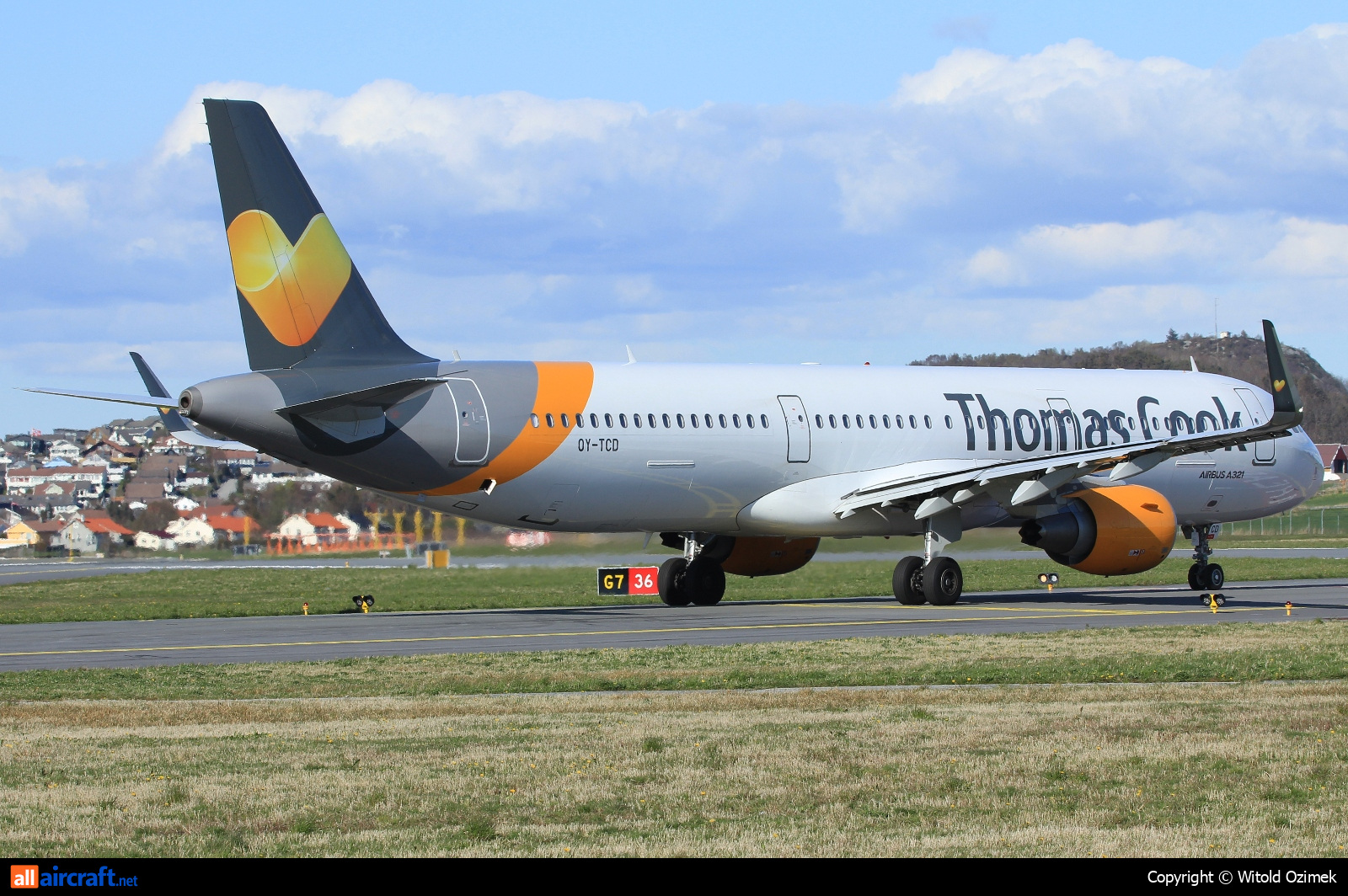 OY-TCD · Airbus A321-211 · (SVG / ENZV)