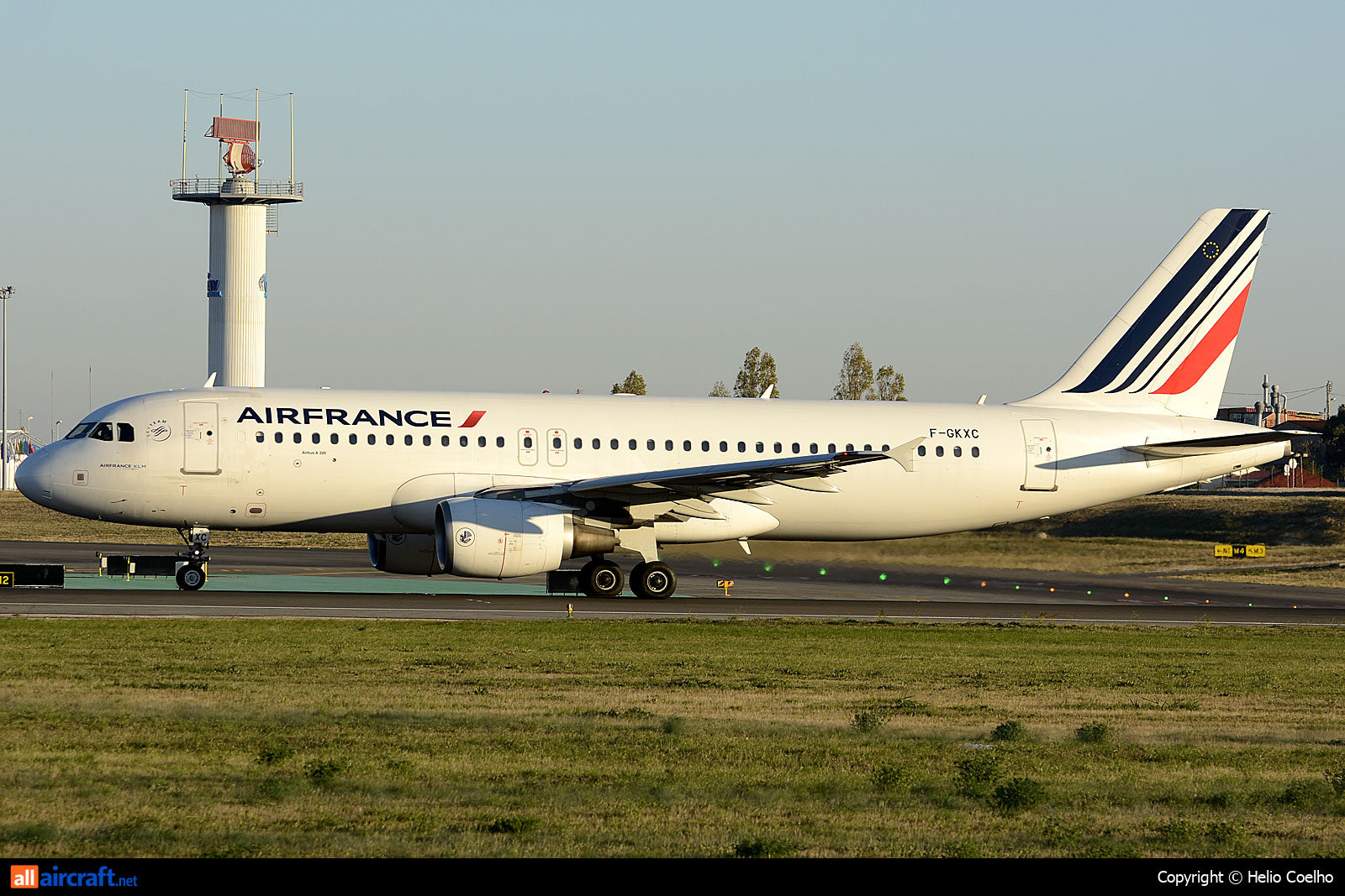 F-GKXC · Airbus A320-214 · (LIS / LPPT)