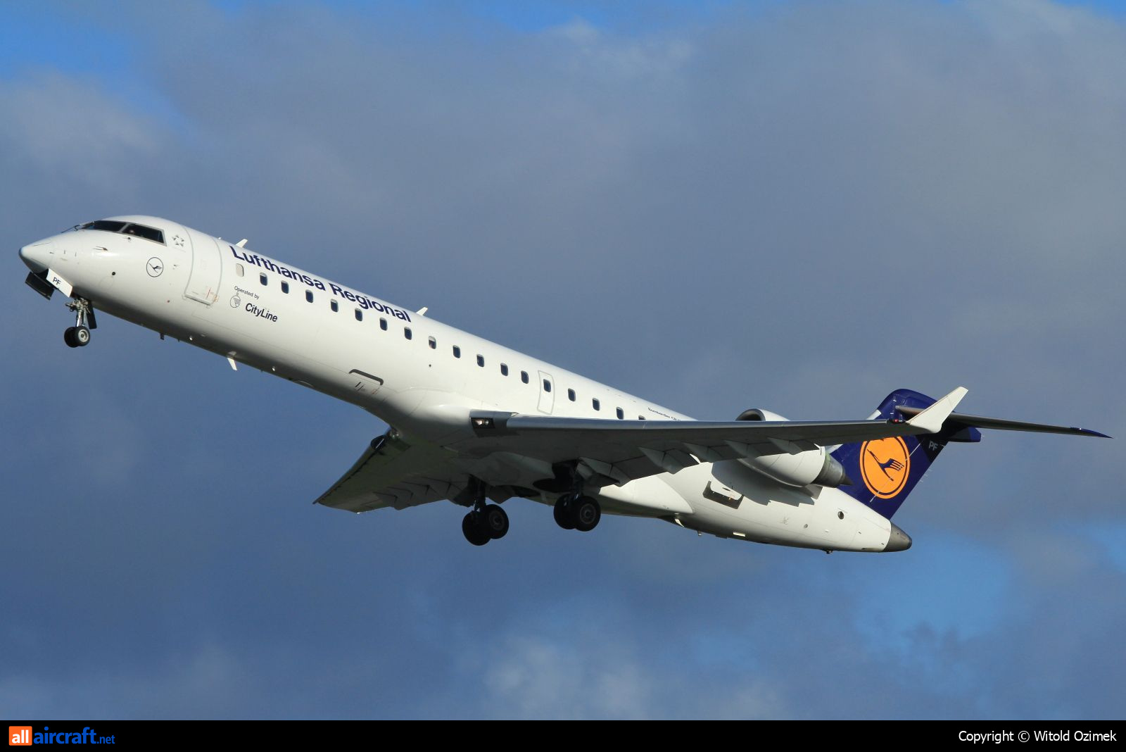 D-ACPF · Bombardier CRJ-701ER · (SVG / ENZV)