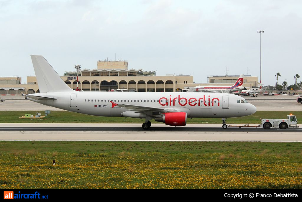 OE-IZT · Airbus A320-214 · (MLA / LMML)