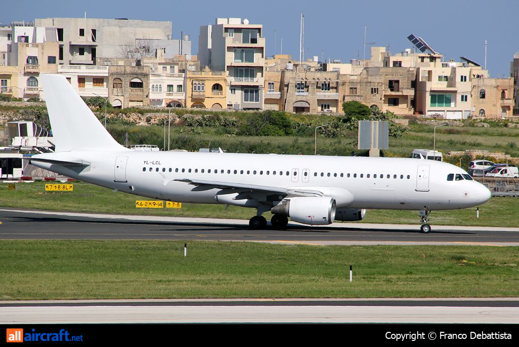 YL-LCL · Airbus A320-214 · (MLA / LMML)