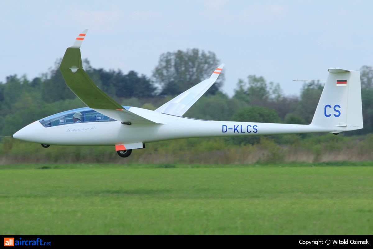 D-KLCS · Schempp-Hirth Arcus M · (EPST)
