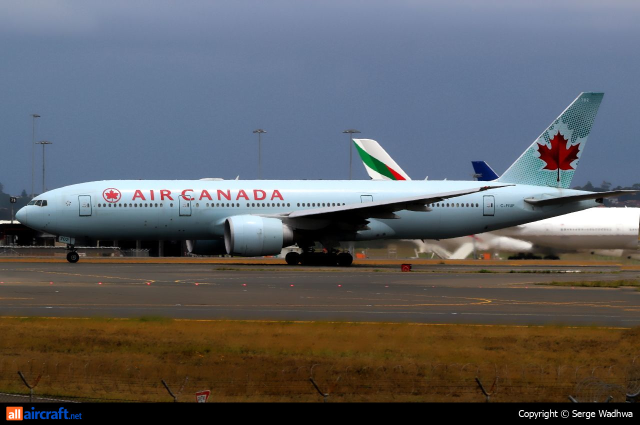 C-FIUF · Boeing 777-233/LR · (SYD / YSSY)