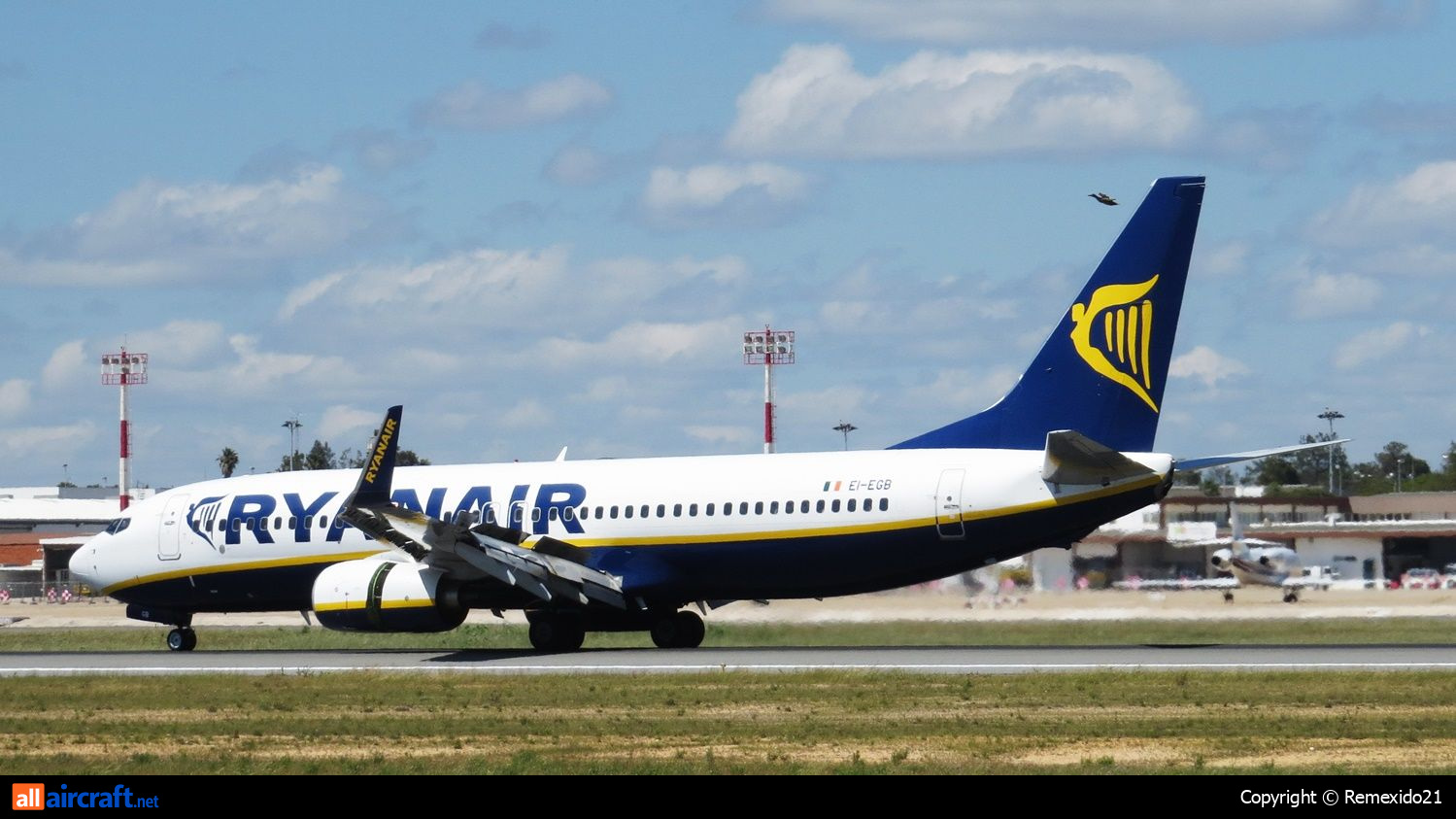EI-EGB · Boeing 737-8AS(WL) · (FAO / LPFR)