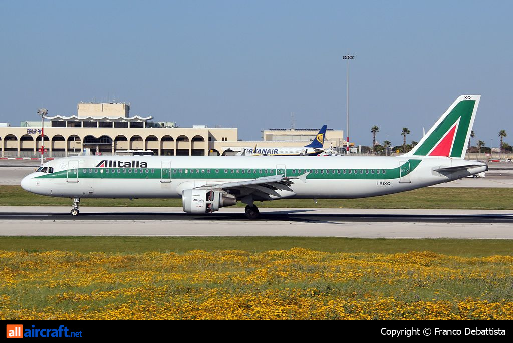 I-BIXQ · Airbus A321-112 · (MLA / LMML)