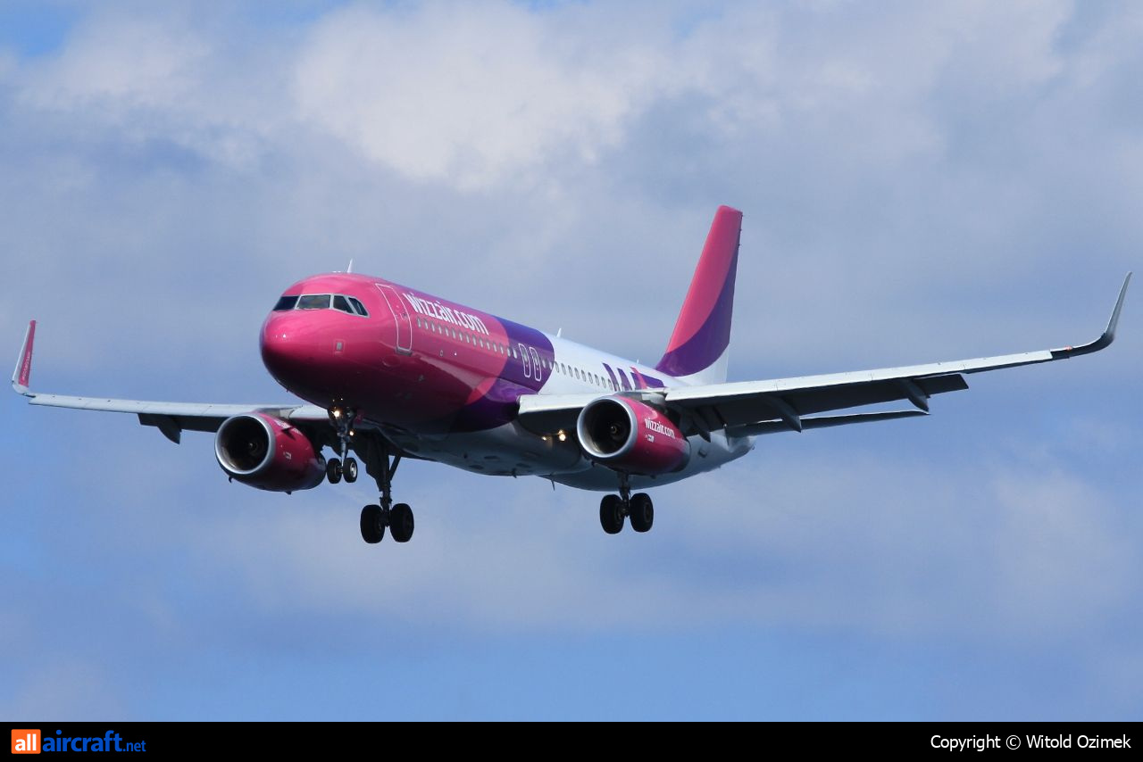 HA-LYL · Airbus A320-232(WL) · (SVG / ENZV)