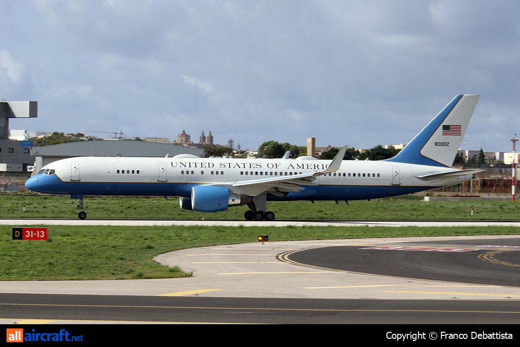 98-0002 · Boeing C-32A · (MLA / LMML)