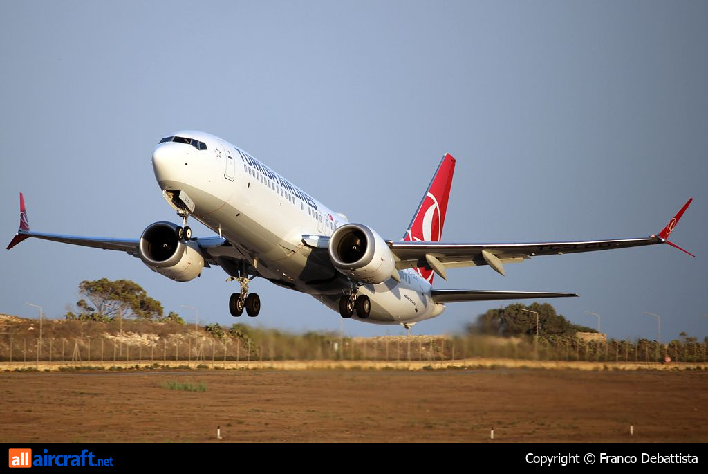 TC-LCO · Boeing 737-8 MAX · (MLA / LMML)