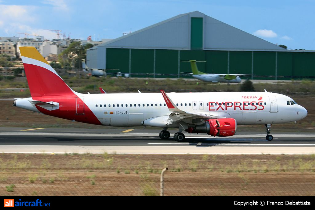 EC-LUS · Airbus A320-216(WL) · (MLA / LMML)
