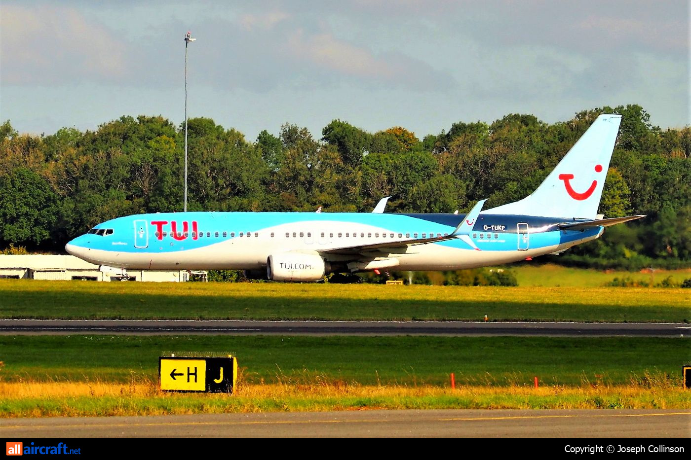 G-TUKP · Boeing 737-8K5(WL) · (BRS / EGGD)